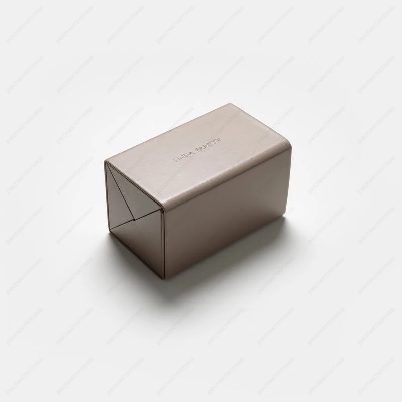 LINDA FARROW Travel Case 4 Pairs